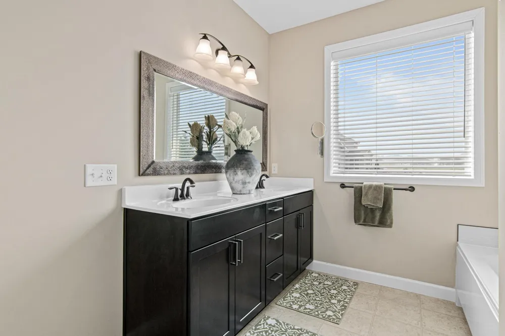 9189 Plymouth Road Woodbury, MN 55129