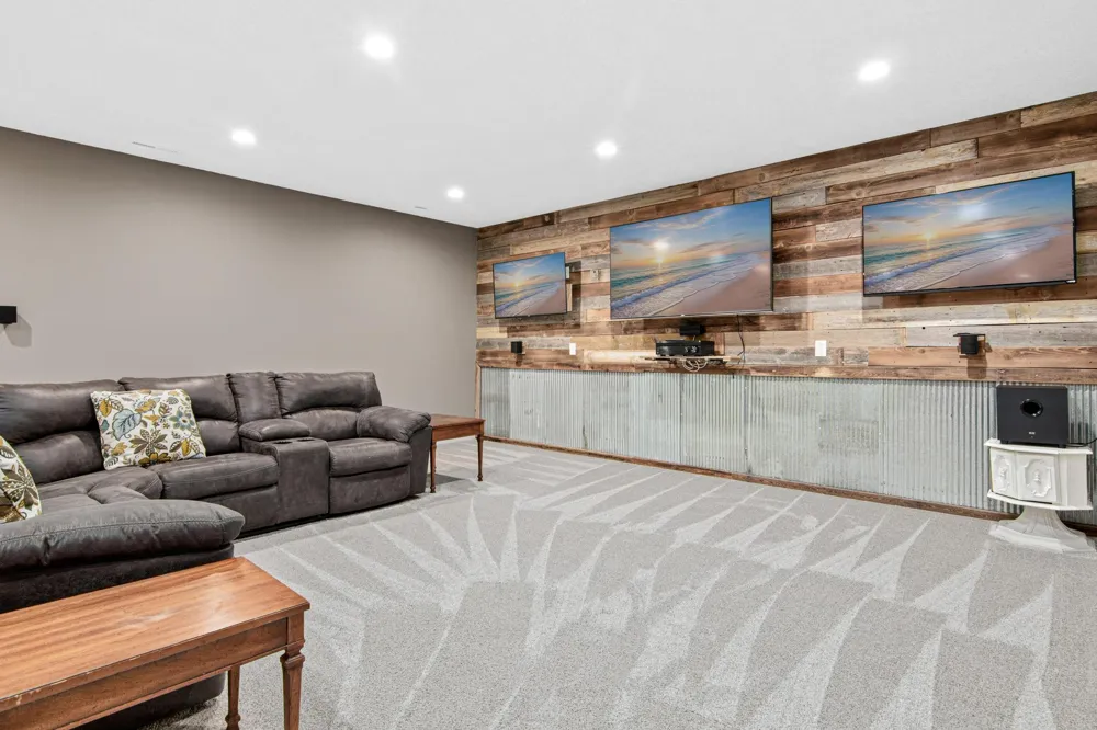 9189 Plymouth Road Woodbury, MN 55129