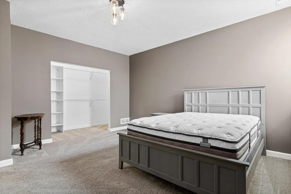 9189 Plymouth Road Woodbury, MN 55129