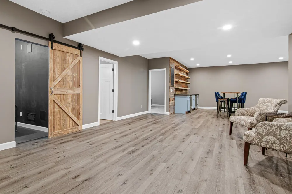 9189 Plymouth Road Woodbury, MN 55129