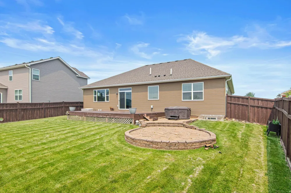 9189 Plymouth Road Woodbury, MN 55129