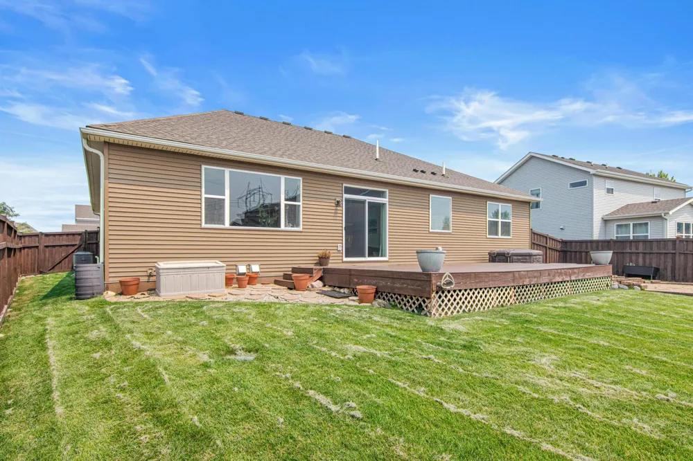 9189 Plymouth Road Woodbury, MN 55129