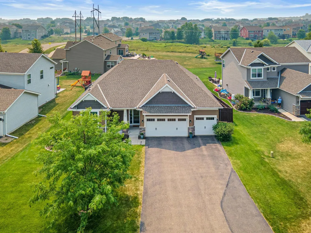 9189 Plymouth Road Woodbury, MN 55129