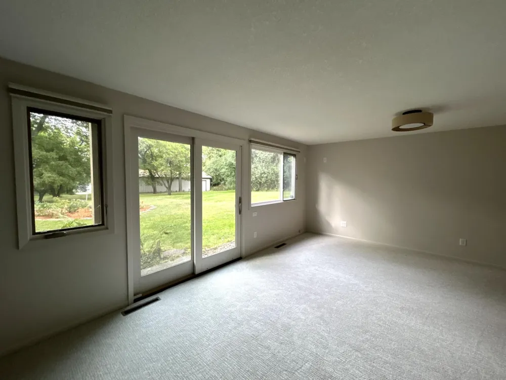 2010 Merrihills Drive SW Rochester, MN 55902