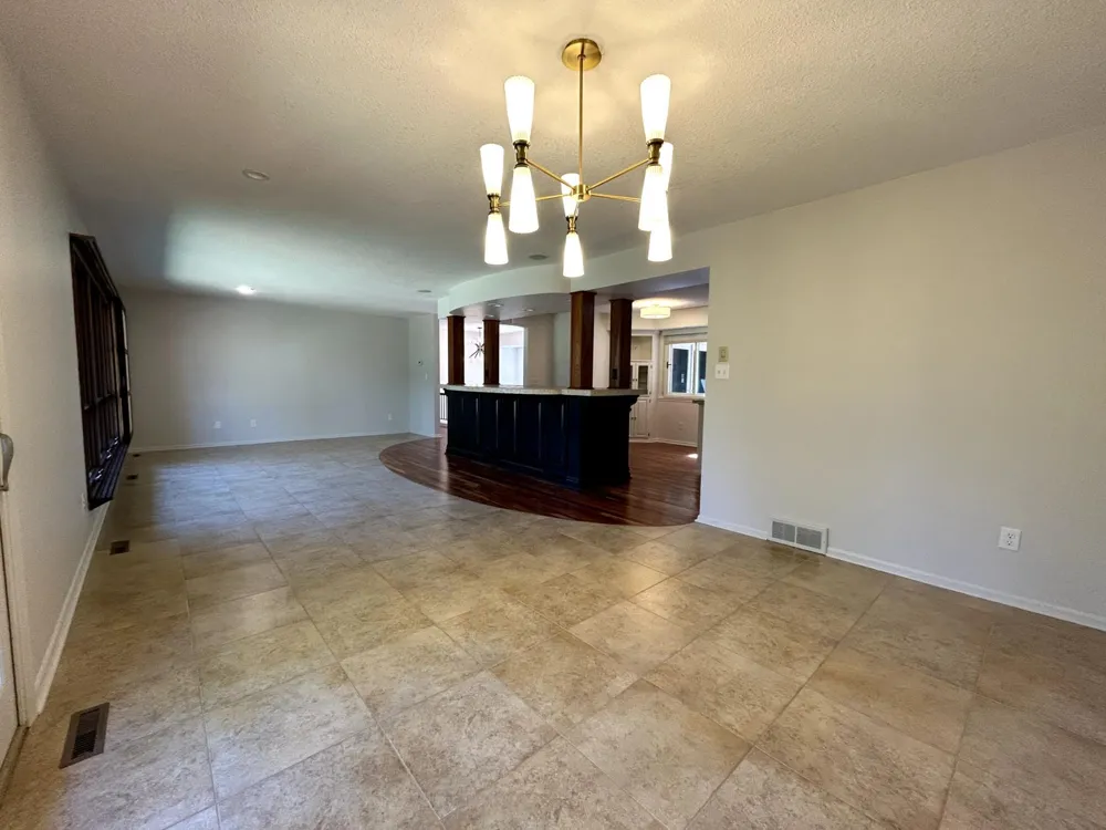 2010 Merrihills Drive SW Rochester, MN 55902