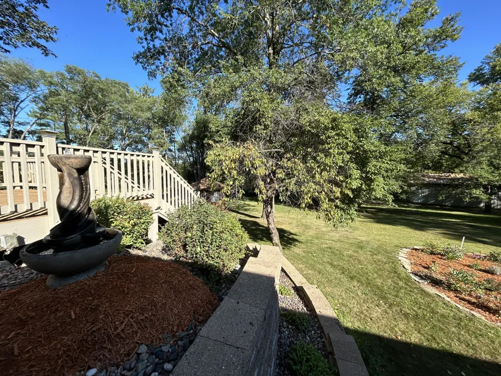 2010 Merrihills Drive SW Rochester, MN 55902