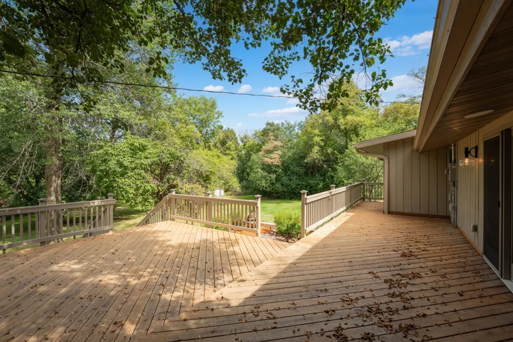 2010 Merrihills Drive SW Rochester, MN 55902