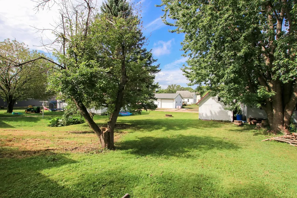 826 Bradley Avenue Gibbon, MN 55335