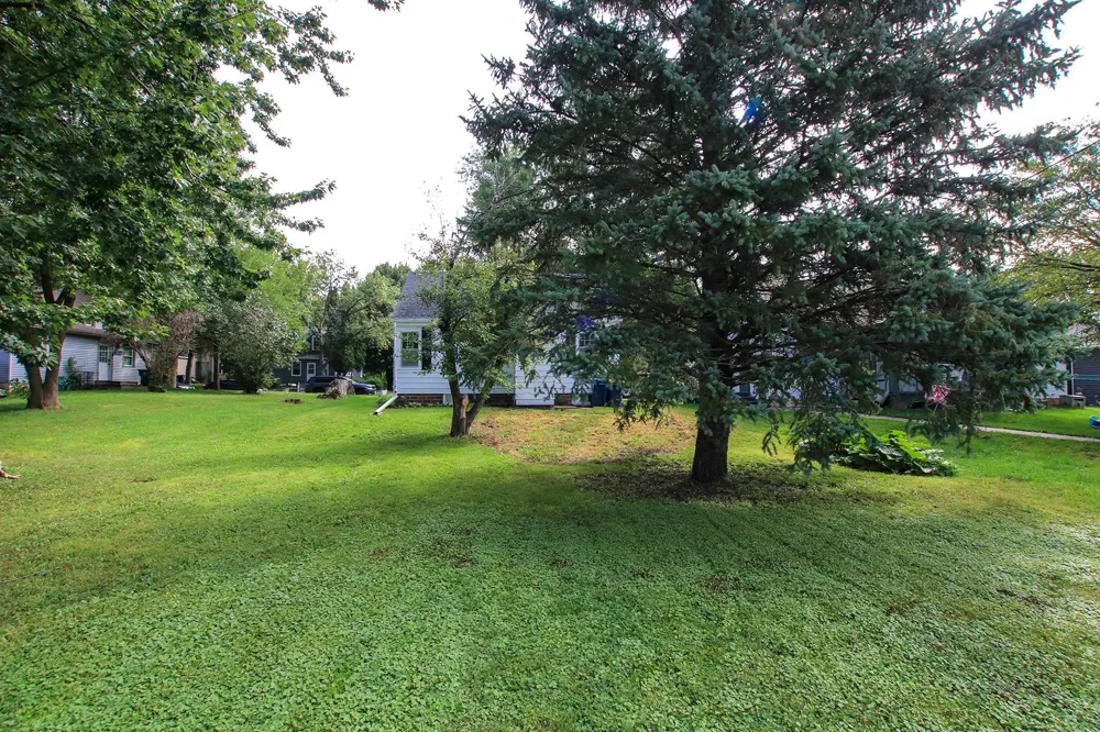 826 Bradley Avenue Gibbon, MN 55335