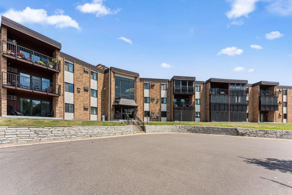 2700 Oxford Street #101 Roseville, MN 55113