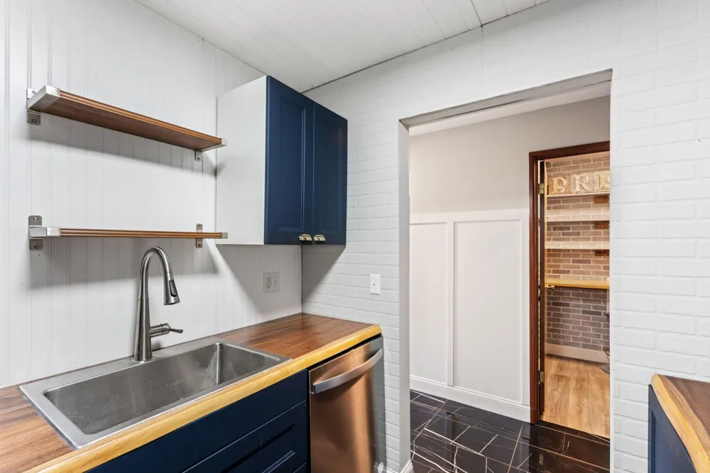 2700 Oxford Street #101 Roseville, MN 55113