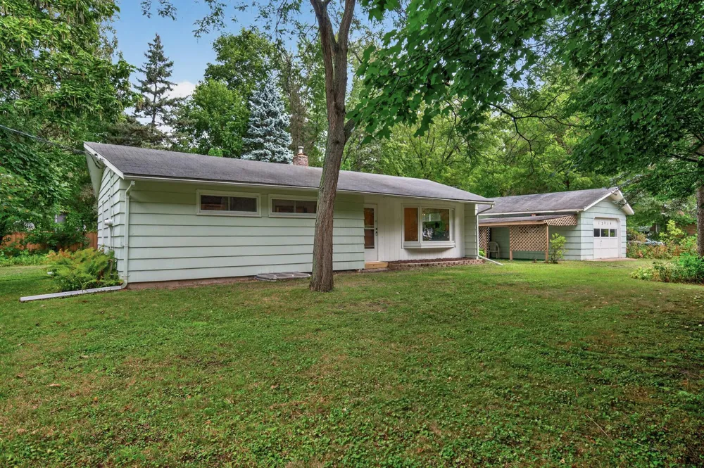 12916 Fairfield Road W Minnetonka, MN 55305