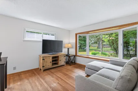 12916 Fairfield Road W