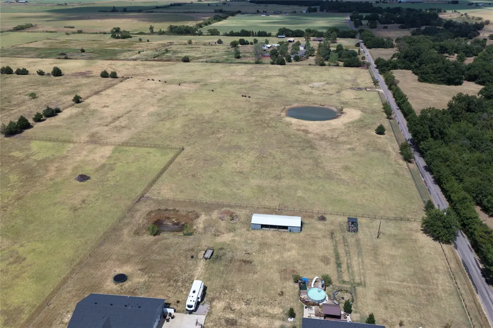 215 Batey Collinsville, TX 76233