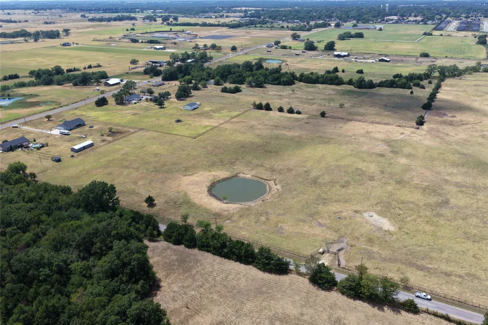 215 Batey Collinsville, TX 76233