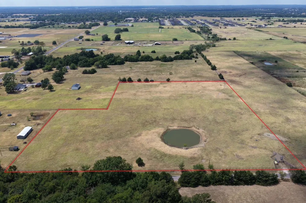 215 Batey Collinsville, TX 76233
