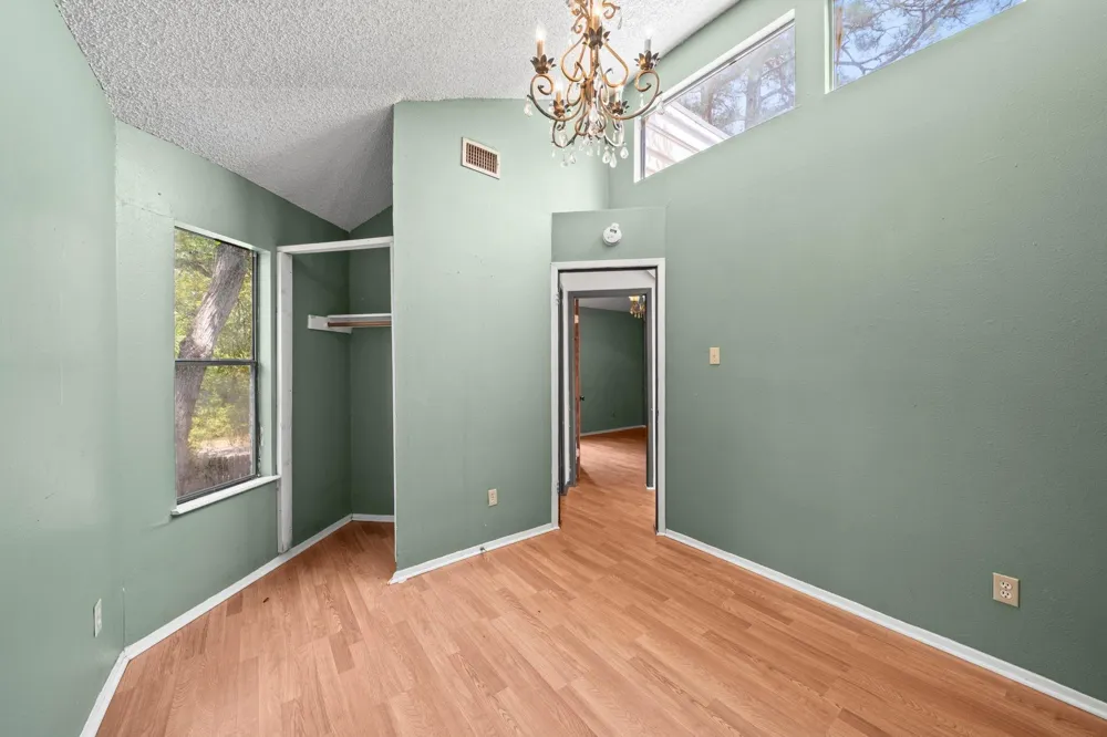 26628 Quail Court Huntsville, TX 77320