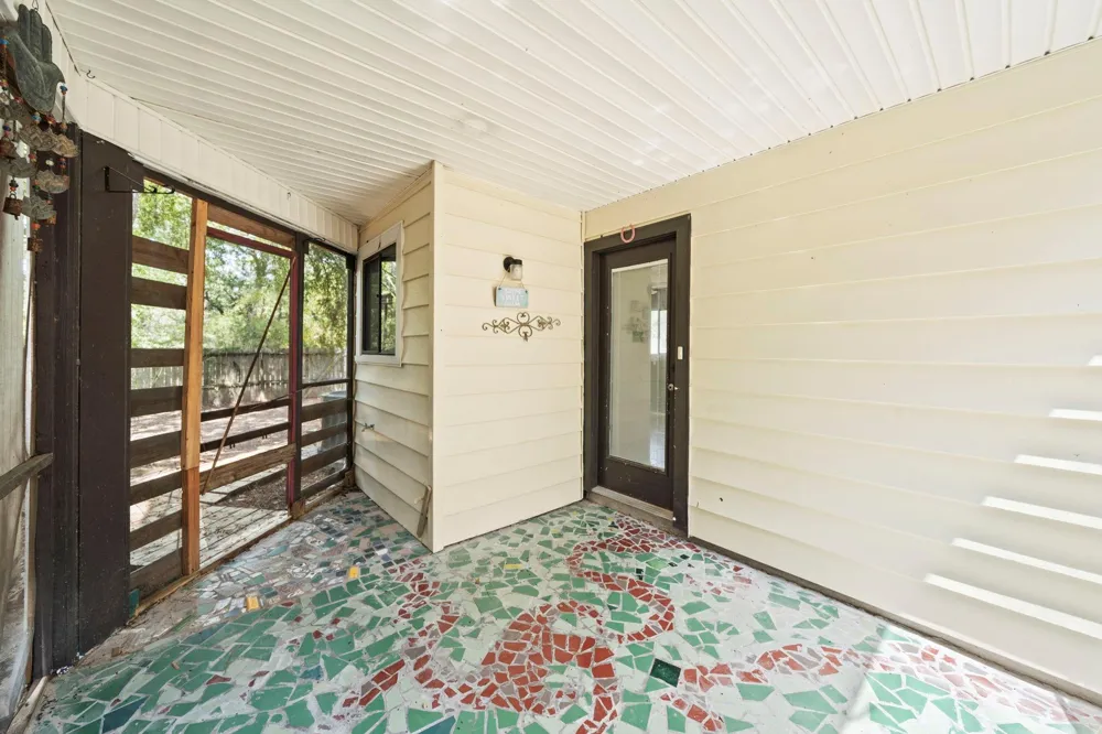 26628 Quail Court Huntsville, TX 77320