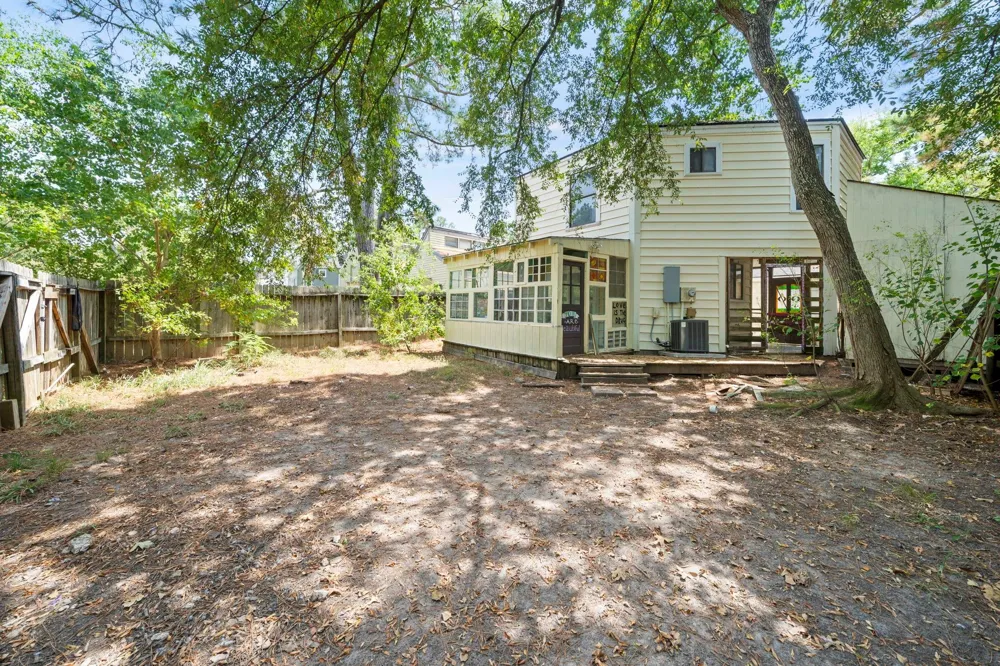 26628 Quail Court Huntsville, TX 77320