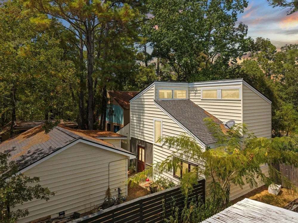 26628 Quail Court Huntsville, TX 77320
