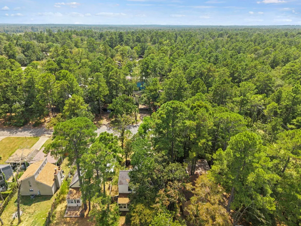 26628 Quail Court Huntsville, TX 77320
