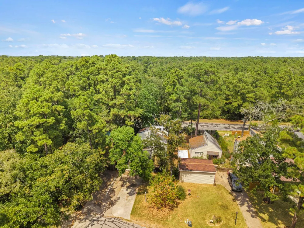 26628 Quail Court Huntsville, TX 77320