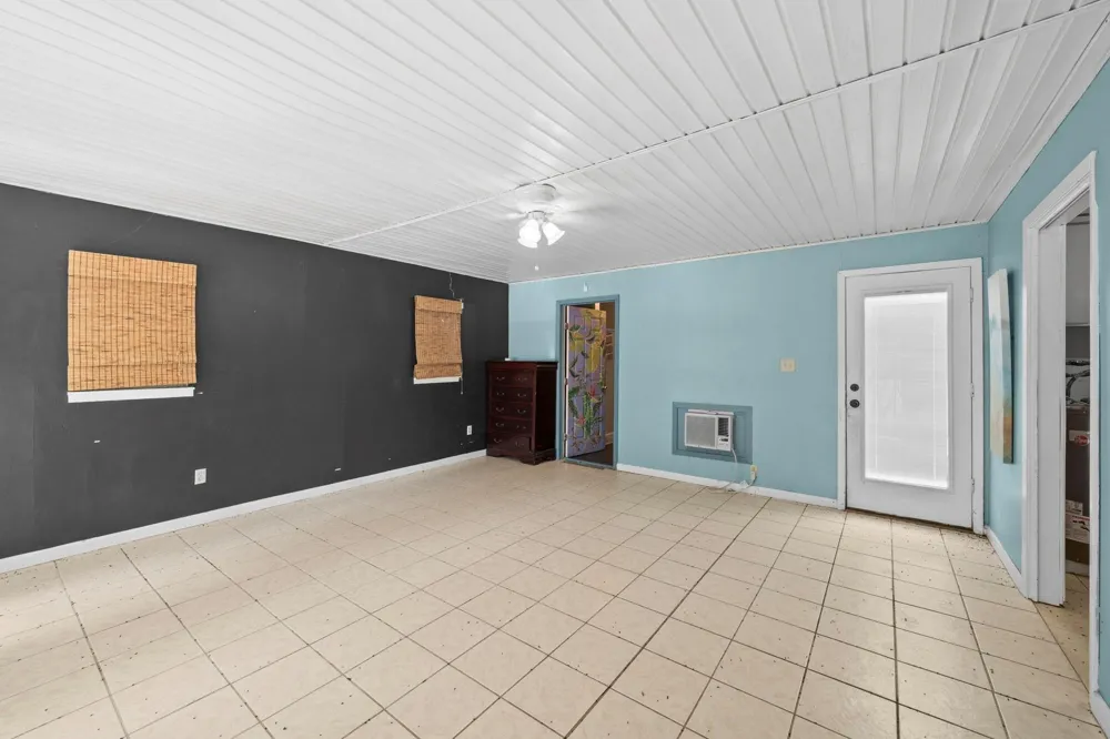 26628 Quail Court Huntsville, TX 77320