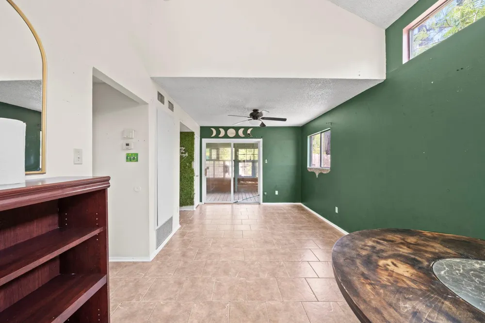 26628 Quail Court Huntsville, TX 77320