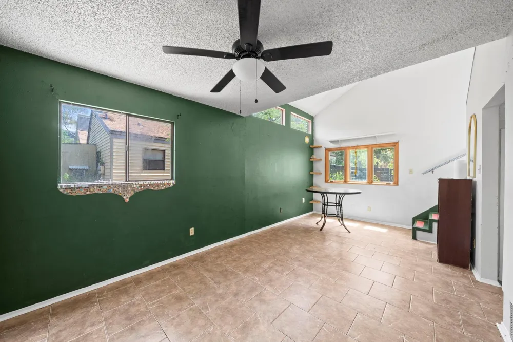 26628 Quail Court Huntsville, TX 77320