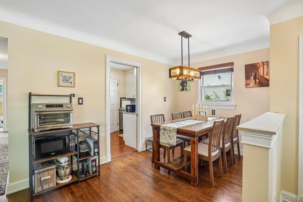 26057 Osmun Street Madison Heights City, MI 48071