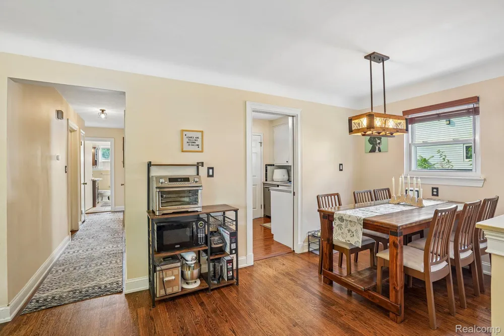 26057 Osmun Street Madison Heights City, MI 48071