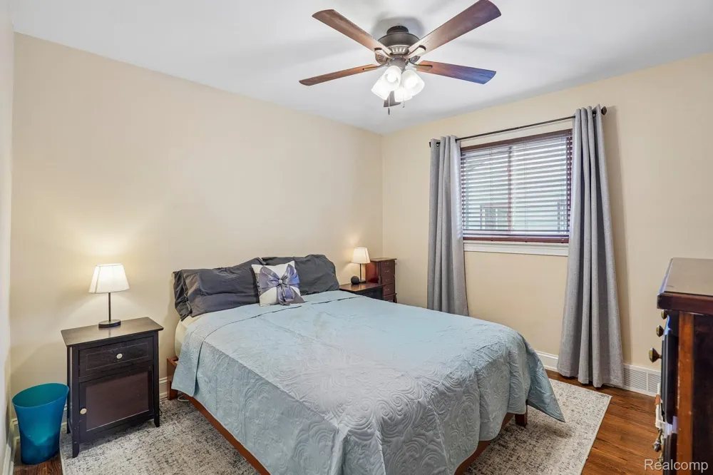 26057 Osmun Street Madison Heights City, MI 48071