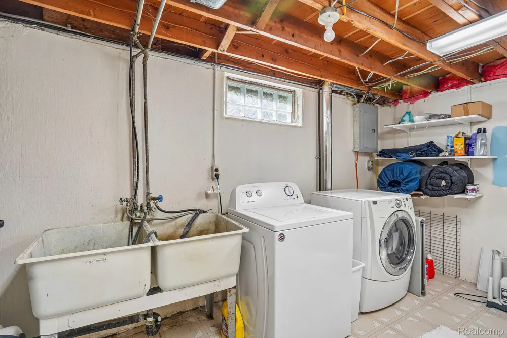26057 Osmun Street Madison Heights City, MI 48071