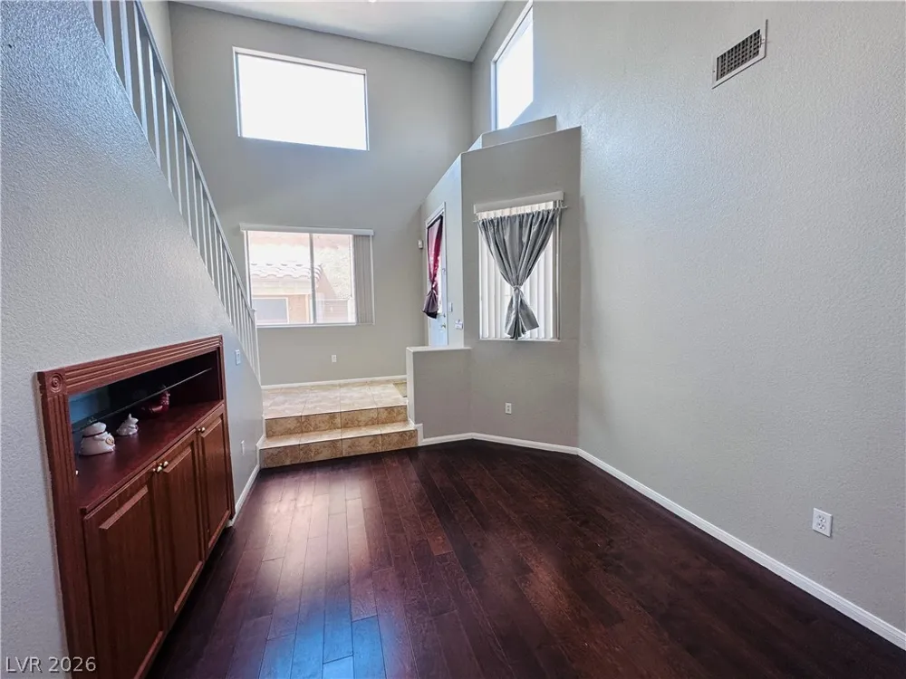 6789 Gold Yarrow Street Las Vegas, NV 89148