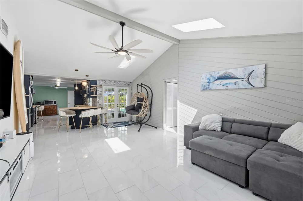 2845 59TH CIRCLE S St Petersburg, FL 33712