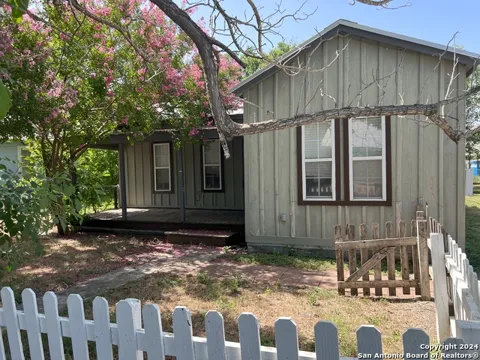 213 W SCHULZ ST