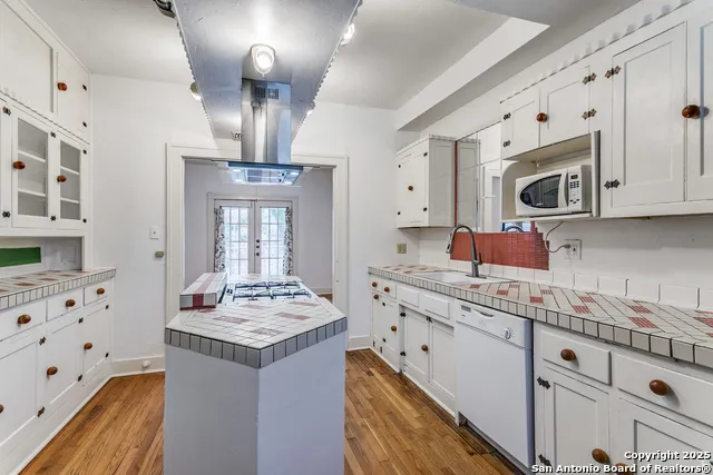 526 Pershing Unit B San Antonio, TX 78209