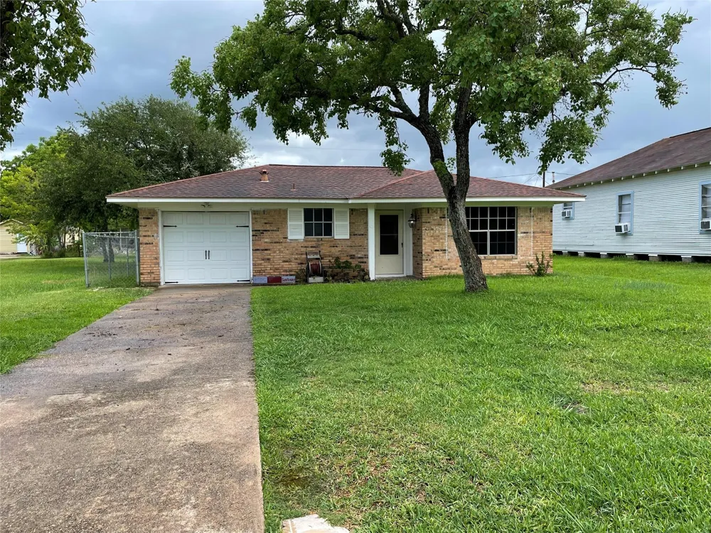 6 Avenue C Freeport, TX 77541
