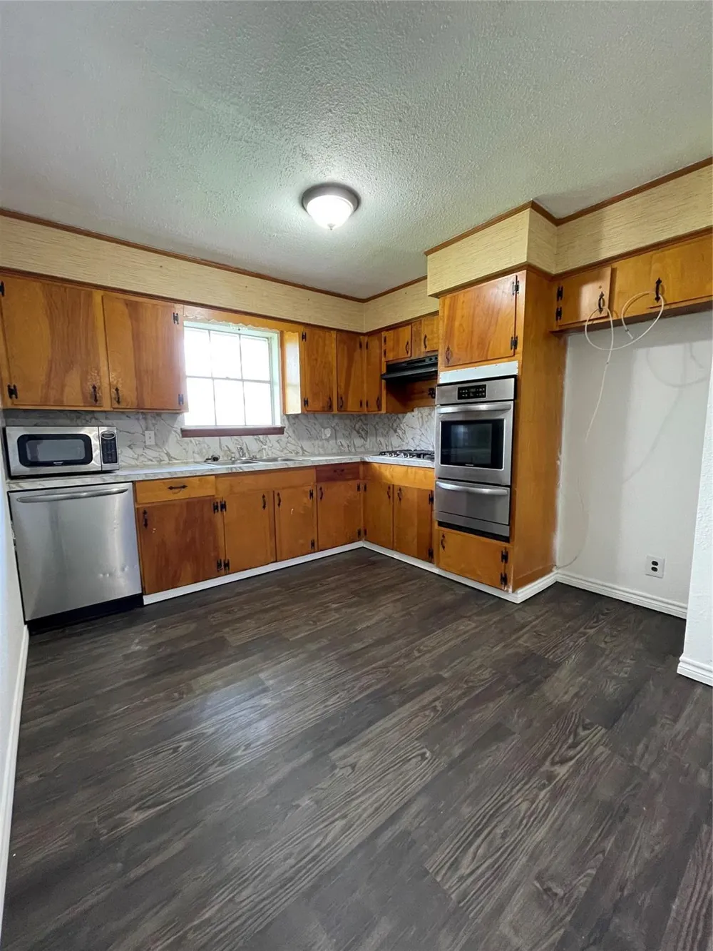 6 Avenue C Freeport, TX 77541