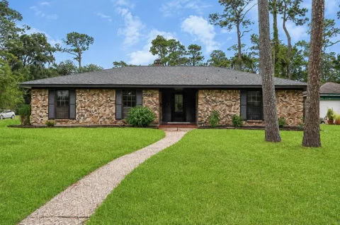 3013 Woodland Drive