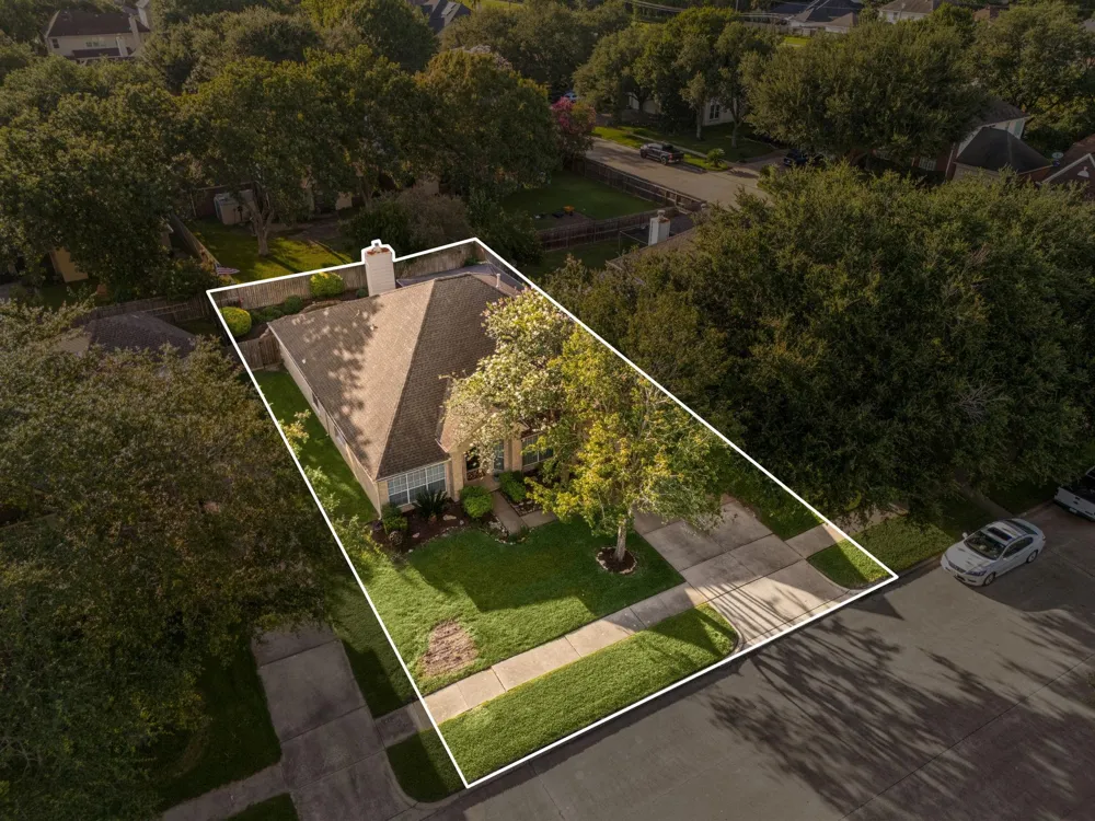 5104 Carefree Drive League City, TX 77573