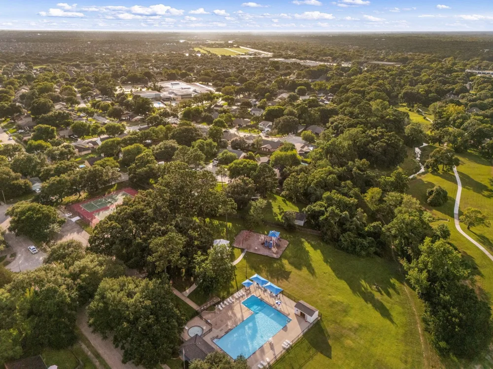 5104 Carefree Drive League City, TX 77573