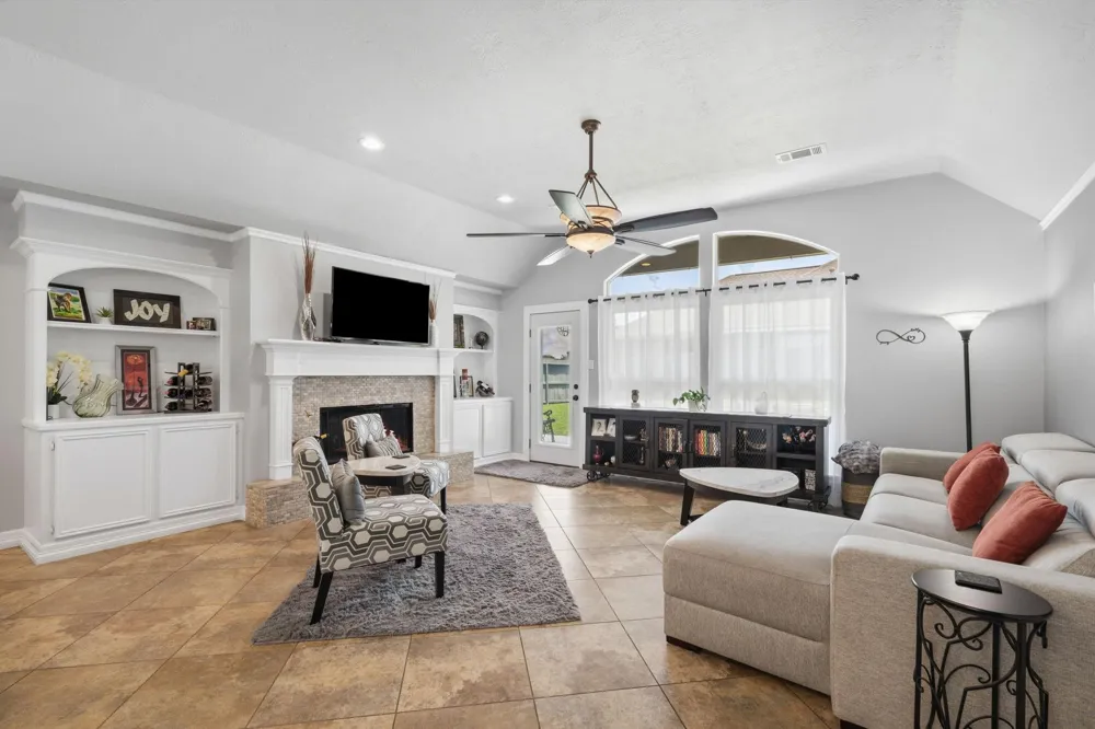 103 Cove Place Montgomery, TX 77356