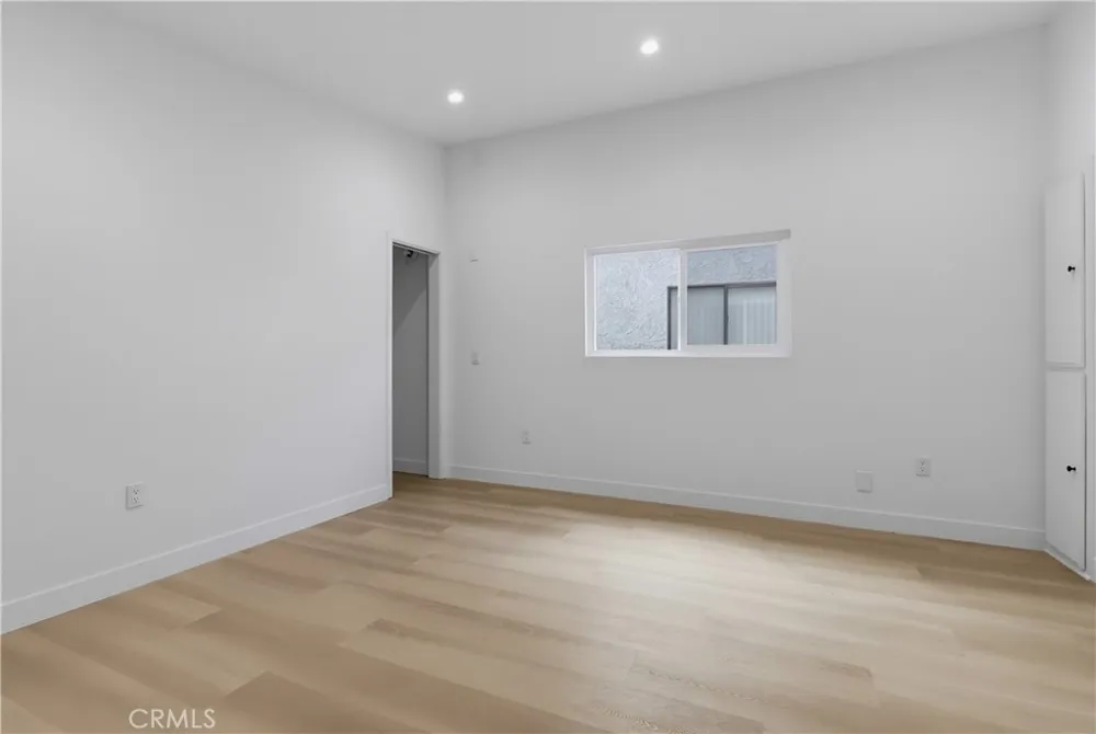 12310 Burbank #13 Los Angeles, CA 91607