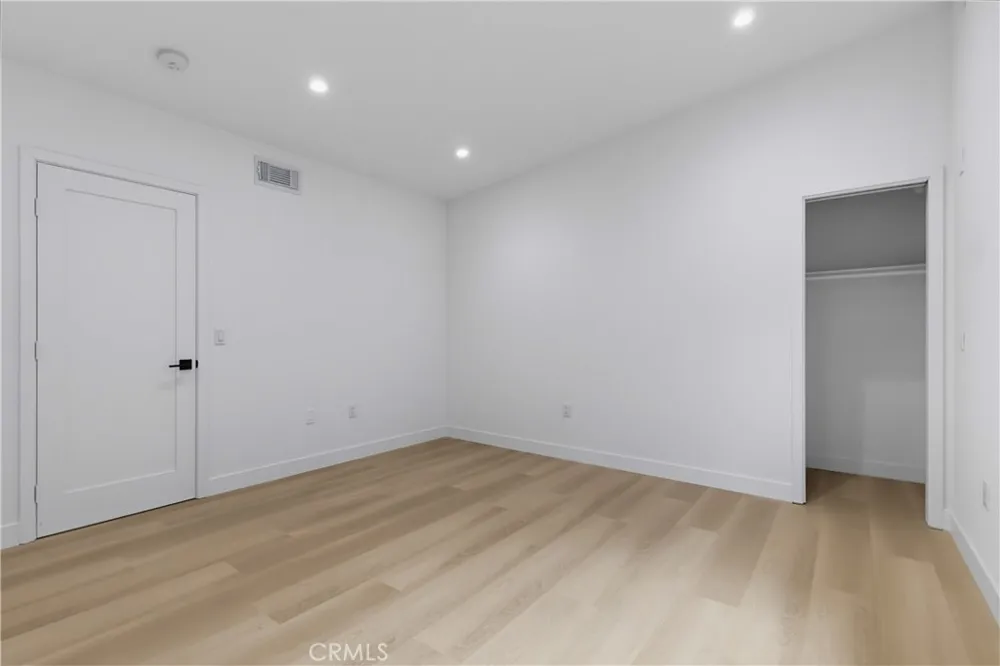 12310 Burbank #13 Los Angeles, CA 91607