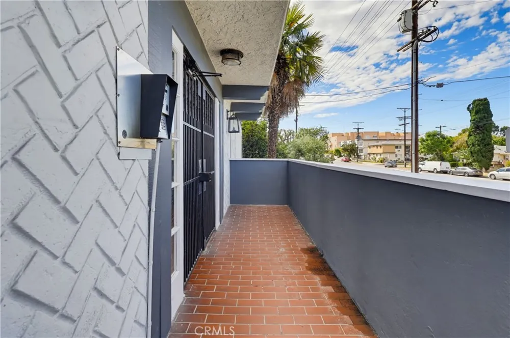 12310 Burbank #13 Los Angeles, CA 91607