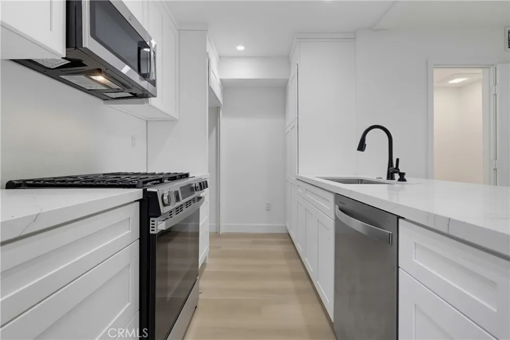 12310 Burbank #13 Los Angeles, CA 91607