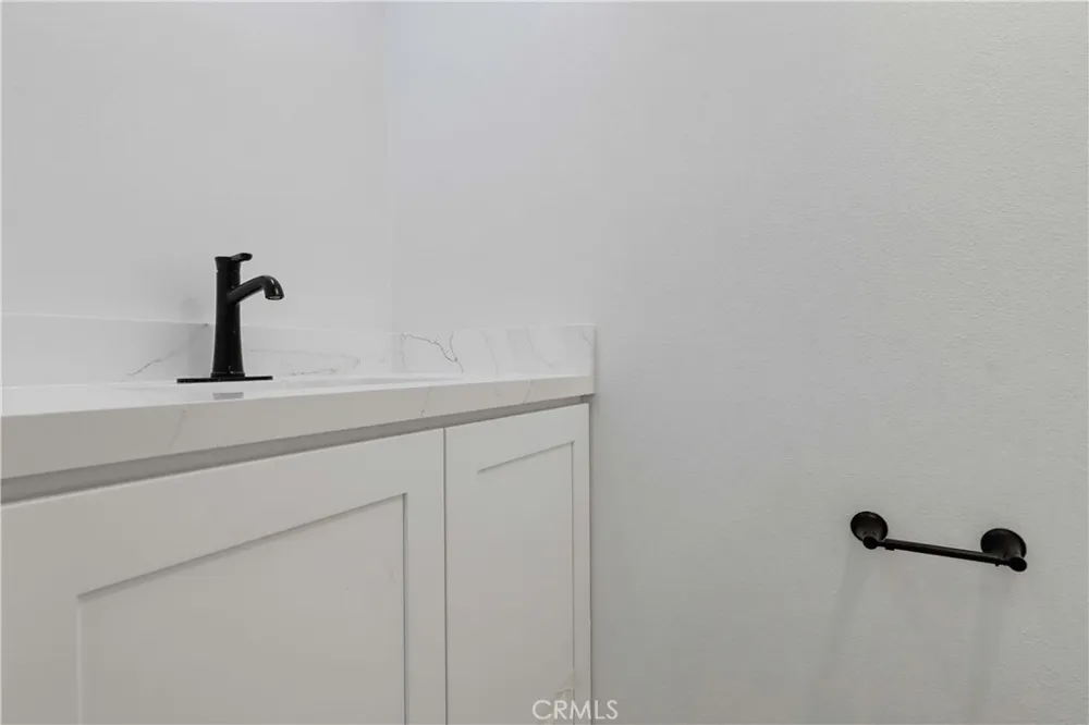 12310 Burbank #13 Los Angeles, CA 91607