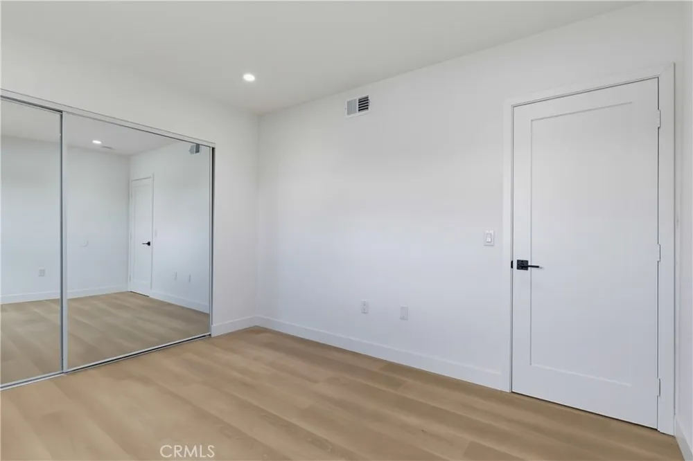 12310 Burbank #13 Los Angeles, CA 91607