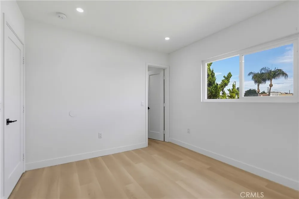 12310 Burbank #13 Los Angeles, CA 91607